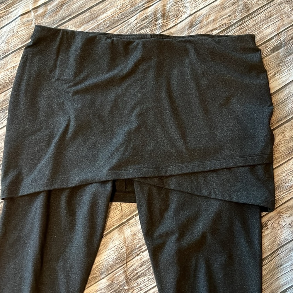 CAbi M'Leggings Charcoal Gray w/Attached Skirt L - Picture 3 of 5